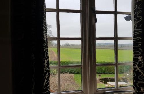 Ledbury Bed & Breakfast | The Oak Inn Staplow