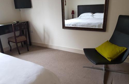 Ledbury Bed & Breakfast | The Oak Inn Staplow