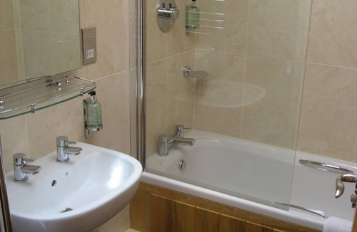 Ledbury Bed & Breakfast | The Oak Inn Staplow