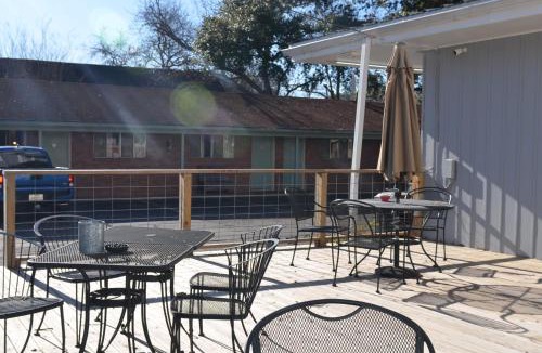La Grange Hotel | The Oak Motel