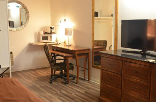La Grange Hotel | The Oak Motel