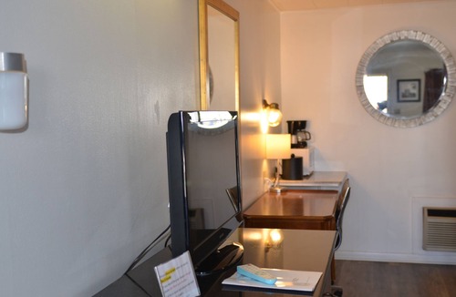 La Grange Hotel | The Oak Motel