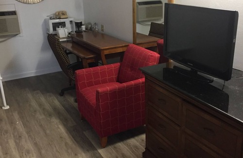 La Grange Hotel | The Oak Motel