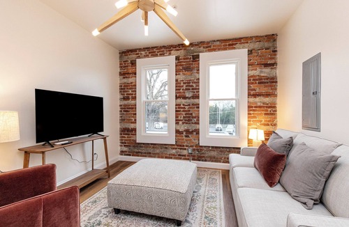 Onancock Apartment | The Oak - Short Stays on Market