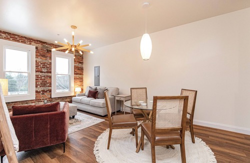 Onancock Apartment | The Oak - Short Stays on Market