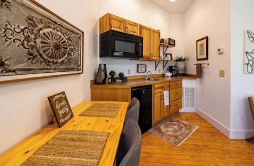 Valley Head Apartment | The Oak Upscale Apartment