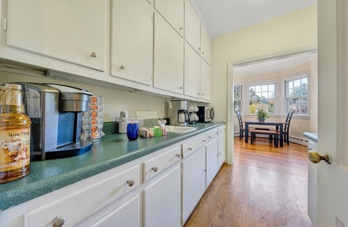 Martinsville Bed & Breakfast | The Oakdale Inn
