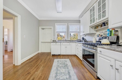Martinsville Bed & Breakfast | The Oakdale Inn