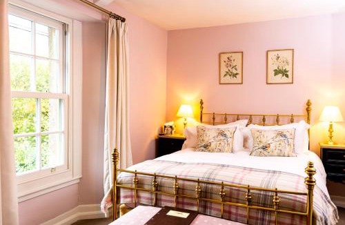 Oakhill Hotel | The Oakhill Inn