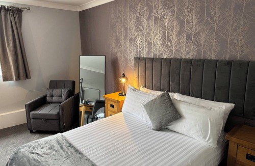 Thorpe St Andrew Hotel | The Oaklands Hotel