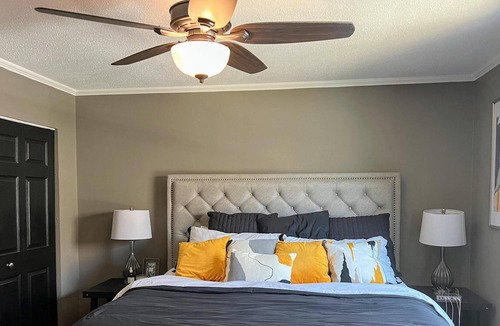 Oak Park - Northwood Condo | The Oaks - A RE Solutions XV Short Term Rental