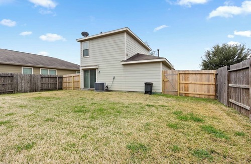 Houston House | The Oaks at Burnell – Private Houston Home