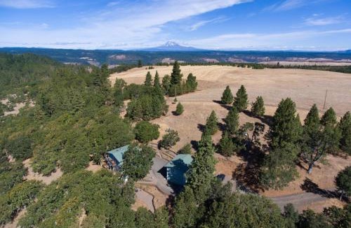 Lyle House | The Oaks feat Private Disc Golf Course