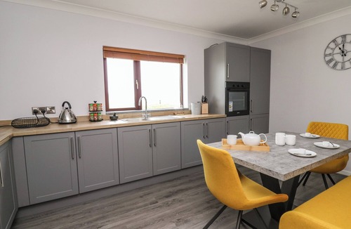 Saint Clears Cottage | The Oaks