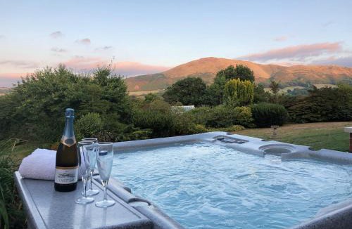 All Stretton House | The Oaks