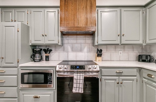 Edmond House | The Oaks on Cedar Ridge | 3BR Pool Home | Edmond