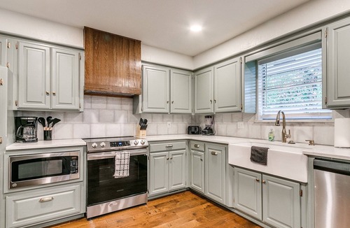 Edmond House | The Oaks on Cedar Ridge | 3BR Pool Home | Edmond