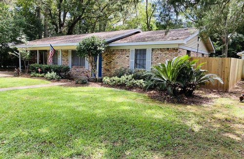 Mobile House | The Oaks on Colonial