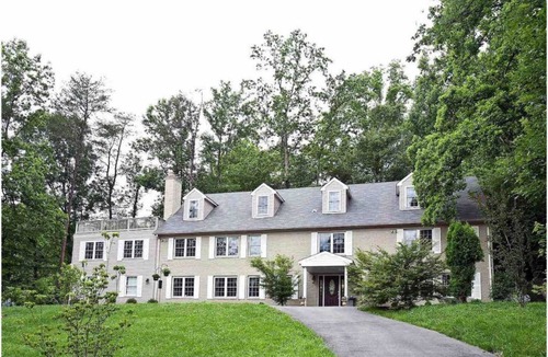Bethesda House | The Oaks Spacious Vacation Retreat: lovely, comfortable, park-setting 5 mi to DC