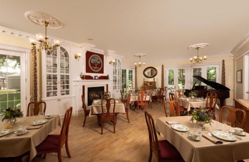 Spirit Lake Bed & Breakfast | The Oakwood Inn Okoboji