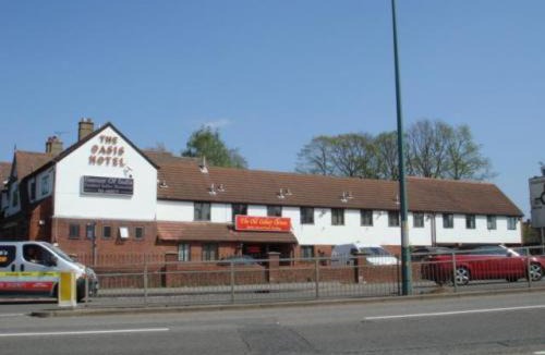 Old Harlow Hotel | The Oasis Hotel