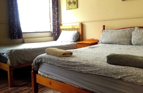 Old Harlow Hotel | The Oasis Hotel