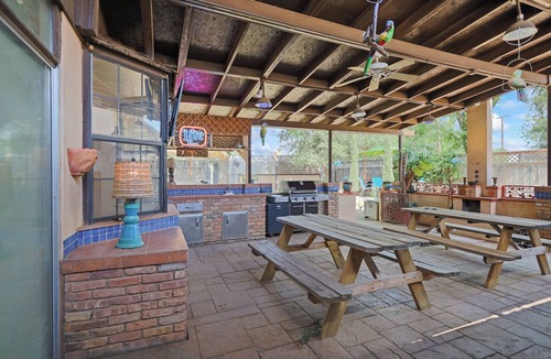 Lubbock House | The Oasis in West Texas. Relax, unwind and enjoy our West Texas Oasisn