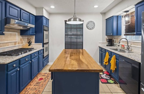 Highlands House | The Oasis-Lakehouse W/Heated Pool, Spa,Arcade, on 1 Acre