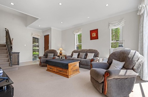 Flat Bush House | The Oasis