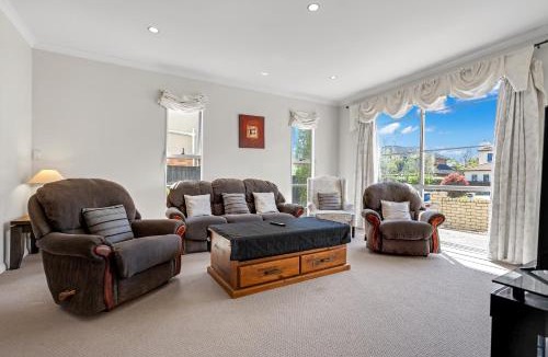 Flat Bush House | The Oasis