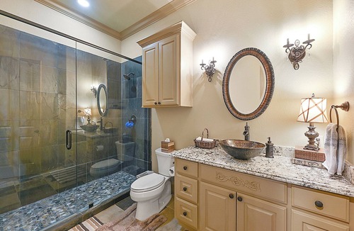 Brazos Valley Cabin | The Oasis on 358, Luxury Safari Estate, 8BR, Sleeps 22, Resort-Style Pools