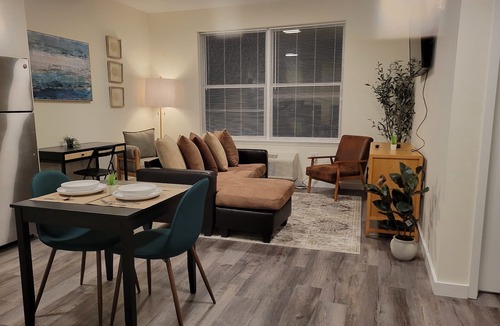 Bound Brook Apartment | The Oasis on Main| 1 BR/1BA★Pet-Friendly