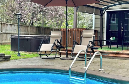 North Raleigh House | The Oasis, Pool and Hot Tub!