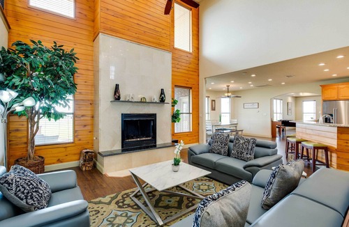 Westminster Cottage | The Oasis Ranch 20-acre Ranch in Whitewright!