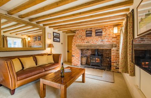 Newenden House | The Oast by Bloom Stays