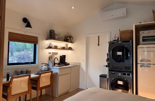 St. Albans House | The Obsidian A Hideaway