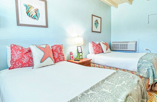 Islamorada Hotel | The Ocean View Inn & Pub