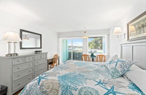 Ocracoke Hotel | The Ocracoke Harbor Inn