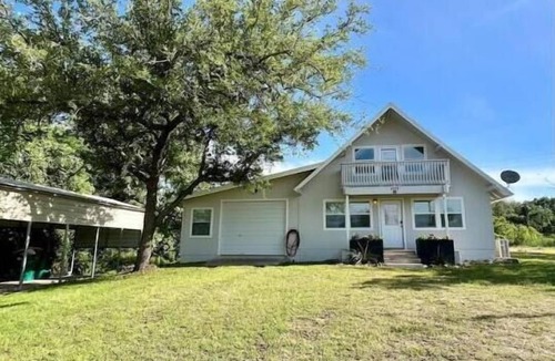 Cottonwood Shores House | The O’Hare Cottage by Lake LBJ