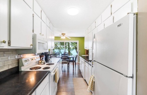 New London House | The Okee Dokee Cottage