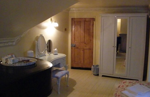 King's Bromley Bed & Breakfast | The Old Bakers Cottage B&B