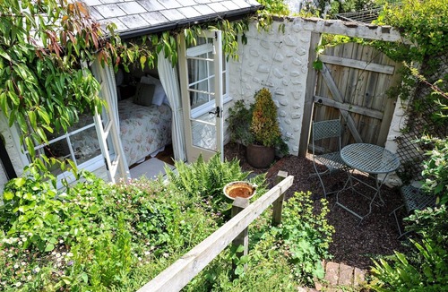 Crowcombe House | The Old Bakery (Sleeps 4. 2 Bedrooms)