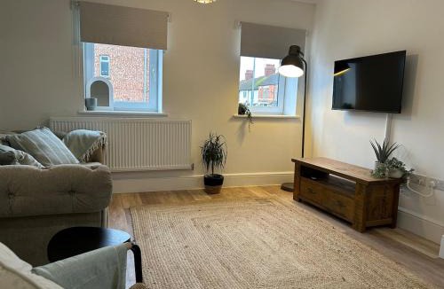 Higham Ferrers Apartment | The Old Band Accommodation 1 kingsize bed and 1 Sofa Bed available