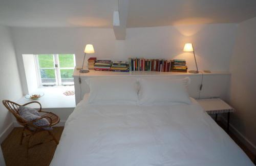 Cribbs Causeway House | The Old Barn at Trymwood