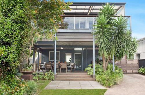 Currarong House | The Old Bottleshop