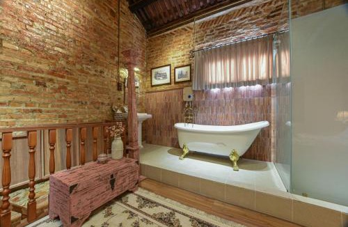 Kampung Jawa House | The Old Brick House by Melaka River in Jonker Area