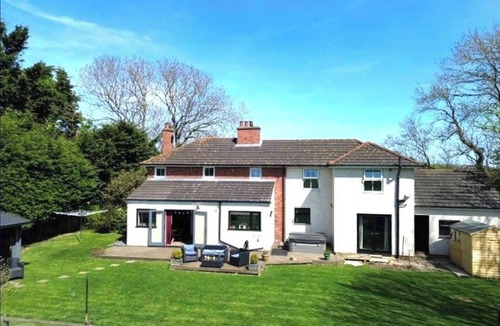 Louth House | The Old Charming House