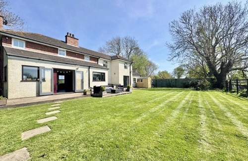 Louth House | The Old Charming House