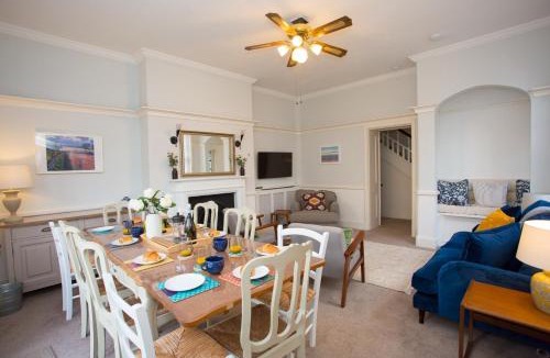 Worthing House | The Old Coastguard House