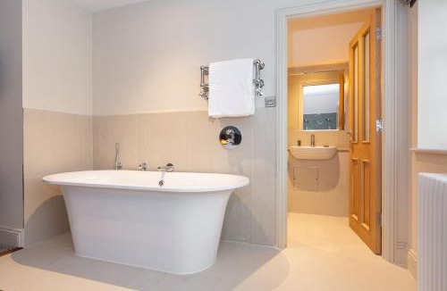 Harpenden Hotel | The Old Cock Inn